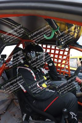 media/Jun-01-2025-CalClub SCCA (Sun) [[eae223c5dd]]/Around pit/
